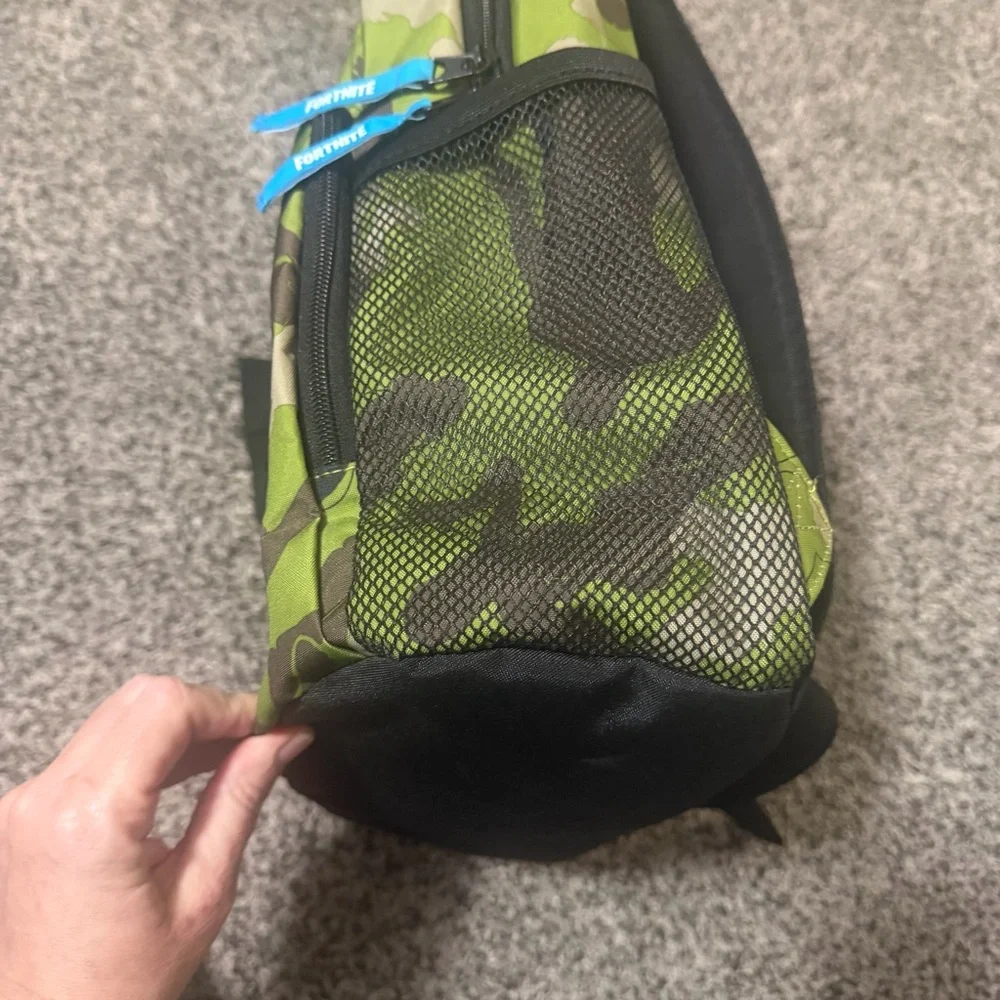 Fortnite‎ Backpack Kids Large Green Camo Excellent Loot Llama School Bag